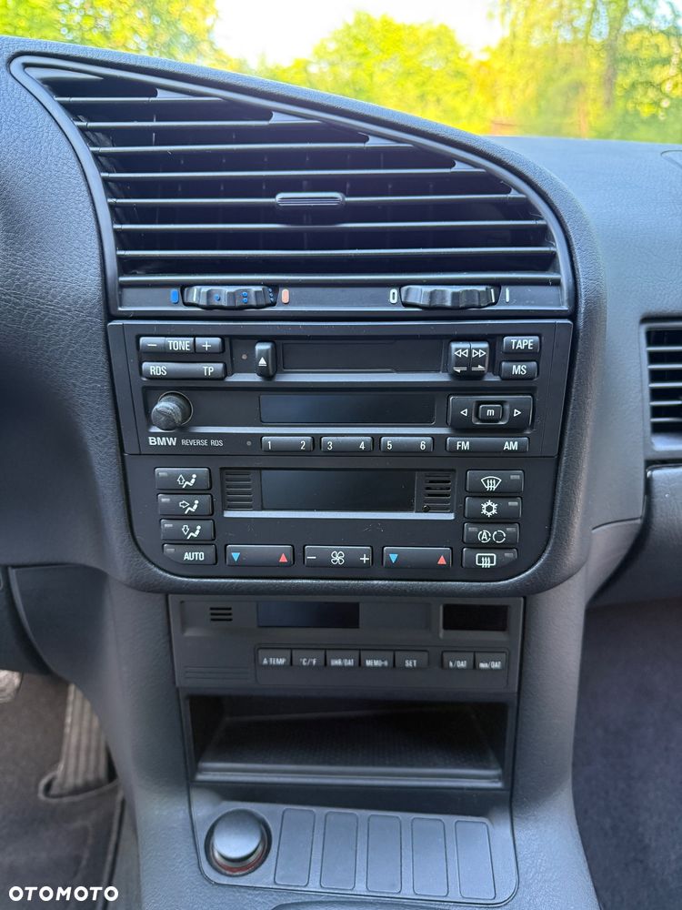BMW Seria 3 316i - 27