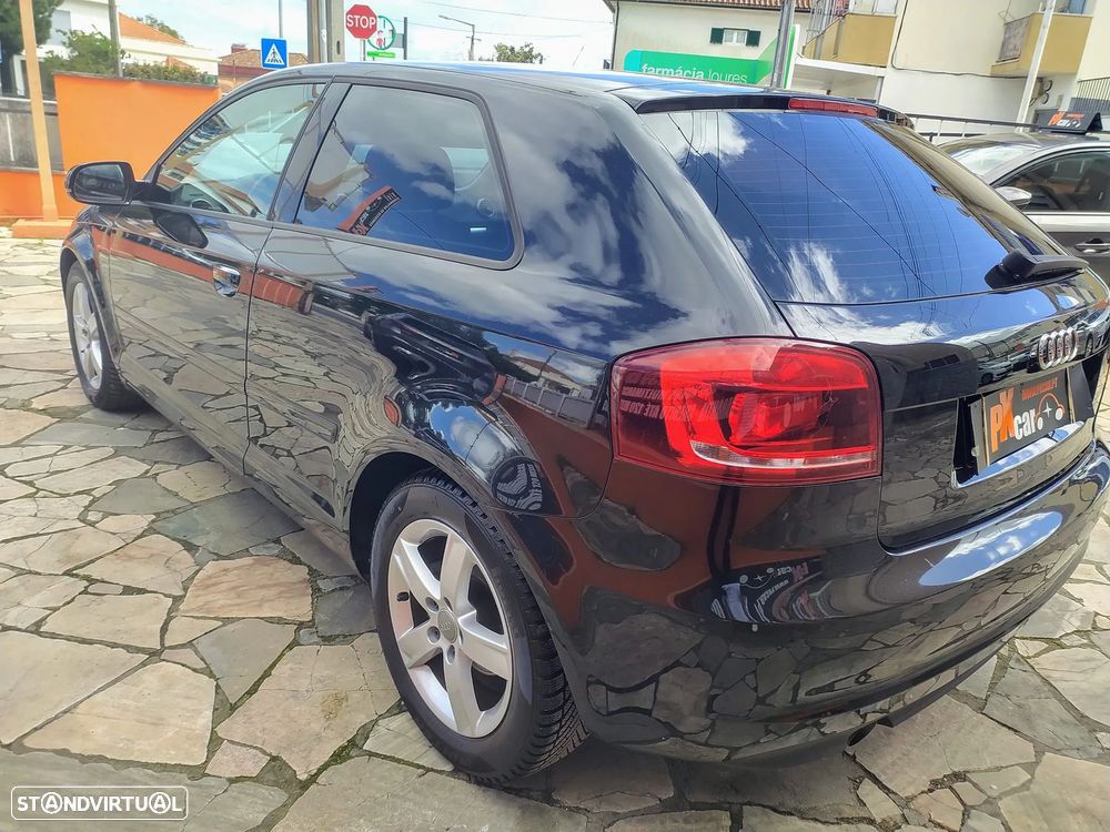 Audi A3 1.6 TDI DPF Attraction - 4
