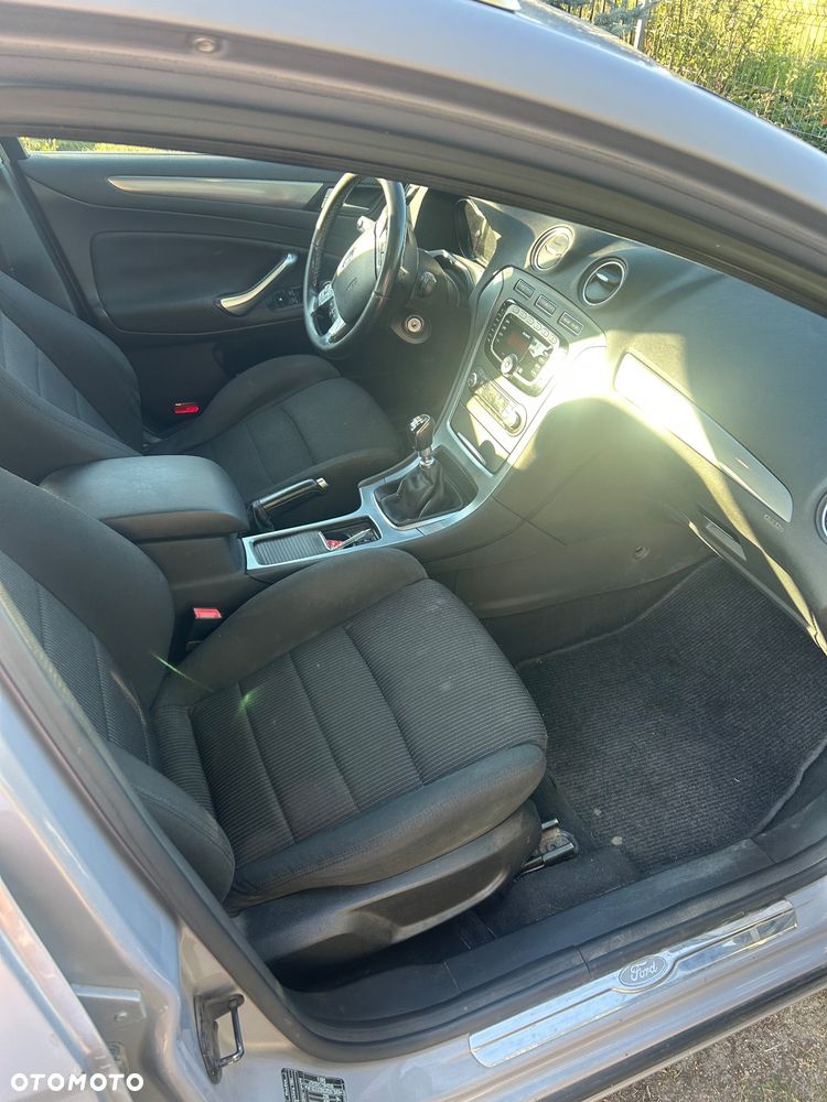 Ford Mondeo 2.0 TDCi Titanium - 9
