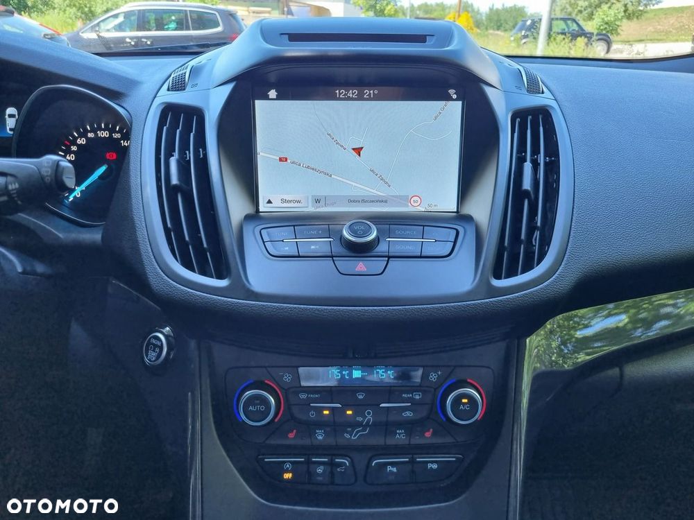 Ford Kuga 1.5 EcoBoost 2x4 Titanium - 19