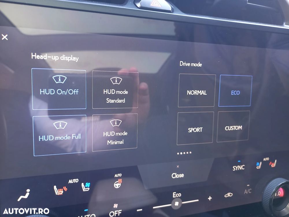 Lexus RZ 450e AWD Luxury - 35