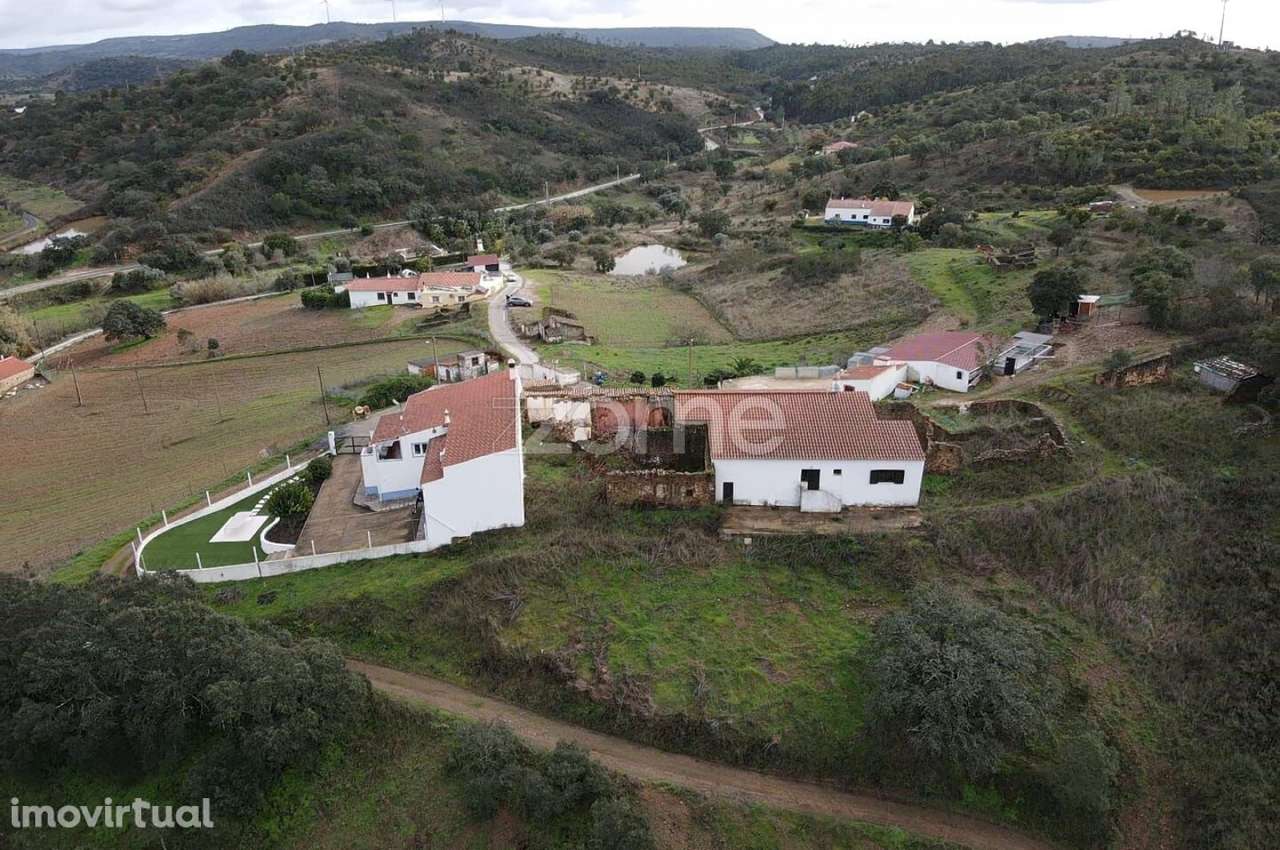 Moradia Geminada com 260m2, em Vale Figueira, S.B. Messines - Grande imagem: 5/16