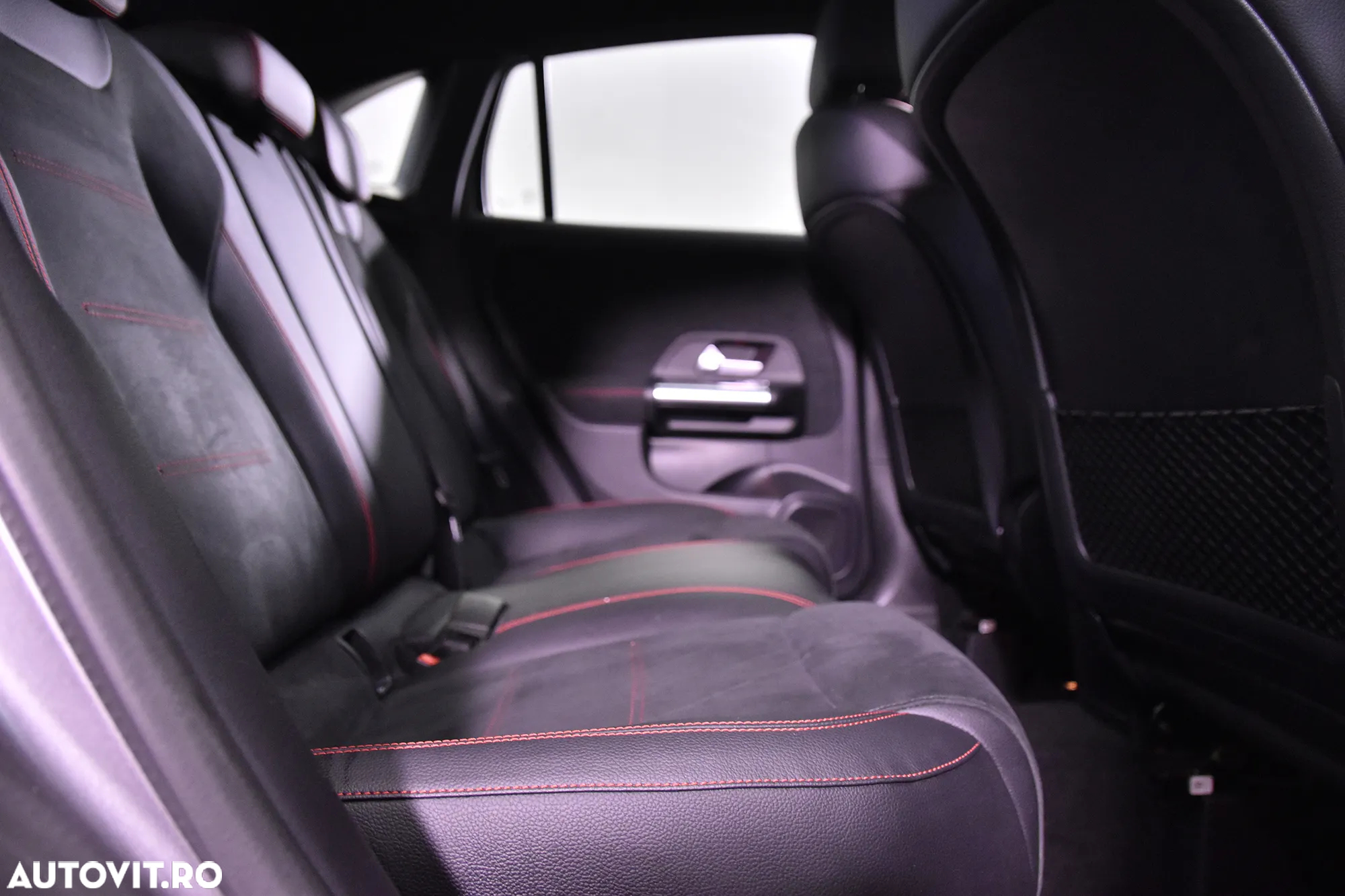Mercedes-Benz GLA 220 d Aut. - 13
