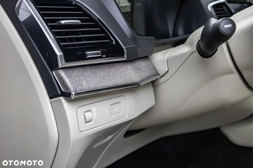 Volvo XC 90 B5 D AWD Inscription - 17