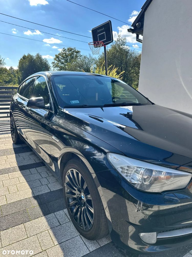 BMW 5GT - 12