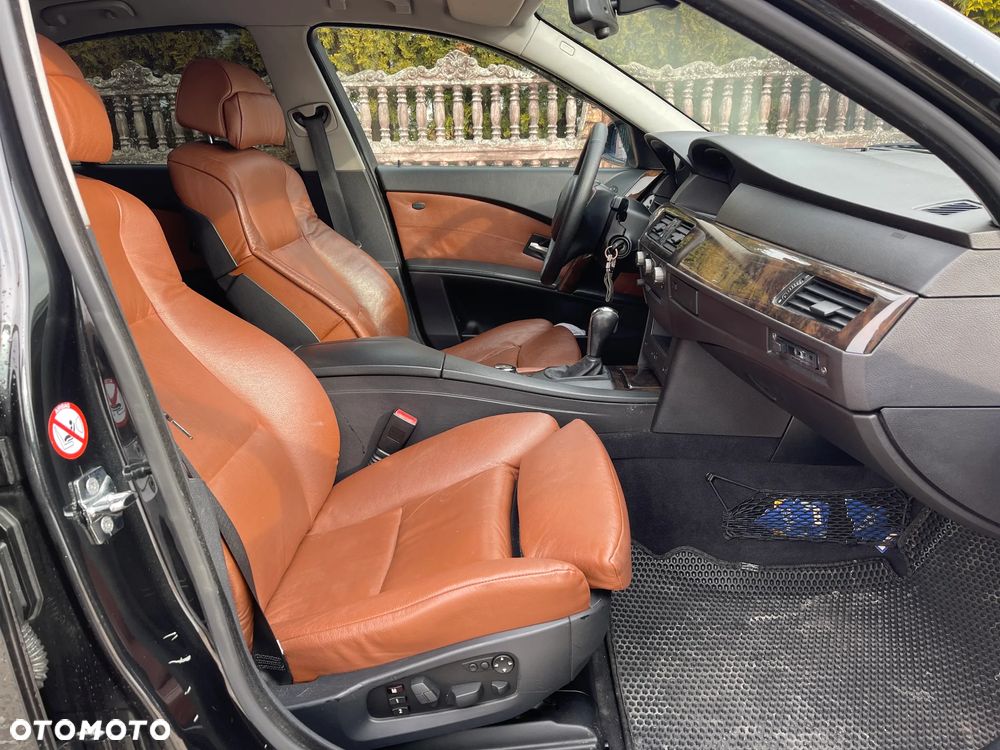 BMW Seria 5 530d - 24