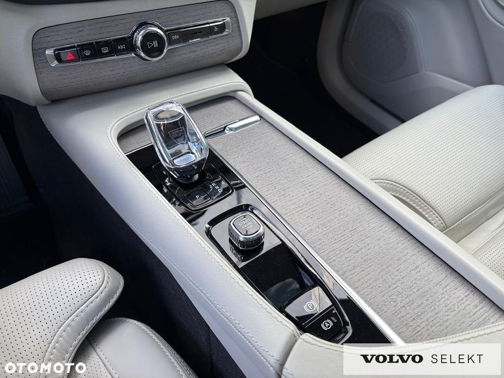 Volvo XC 90 - 22