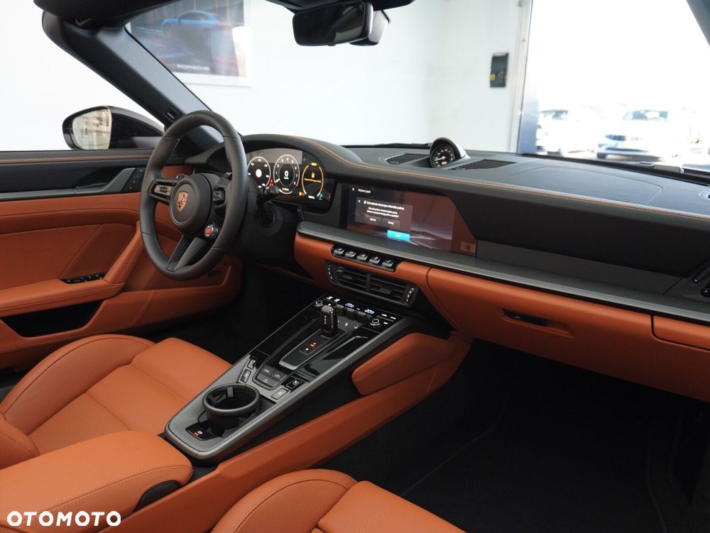 Porsche 911 Carrera - 41