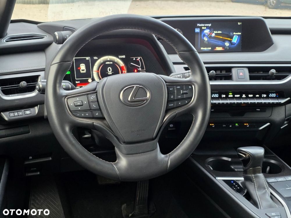 Lexus UX - 25