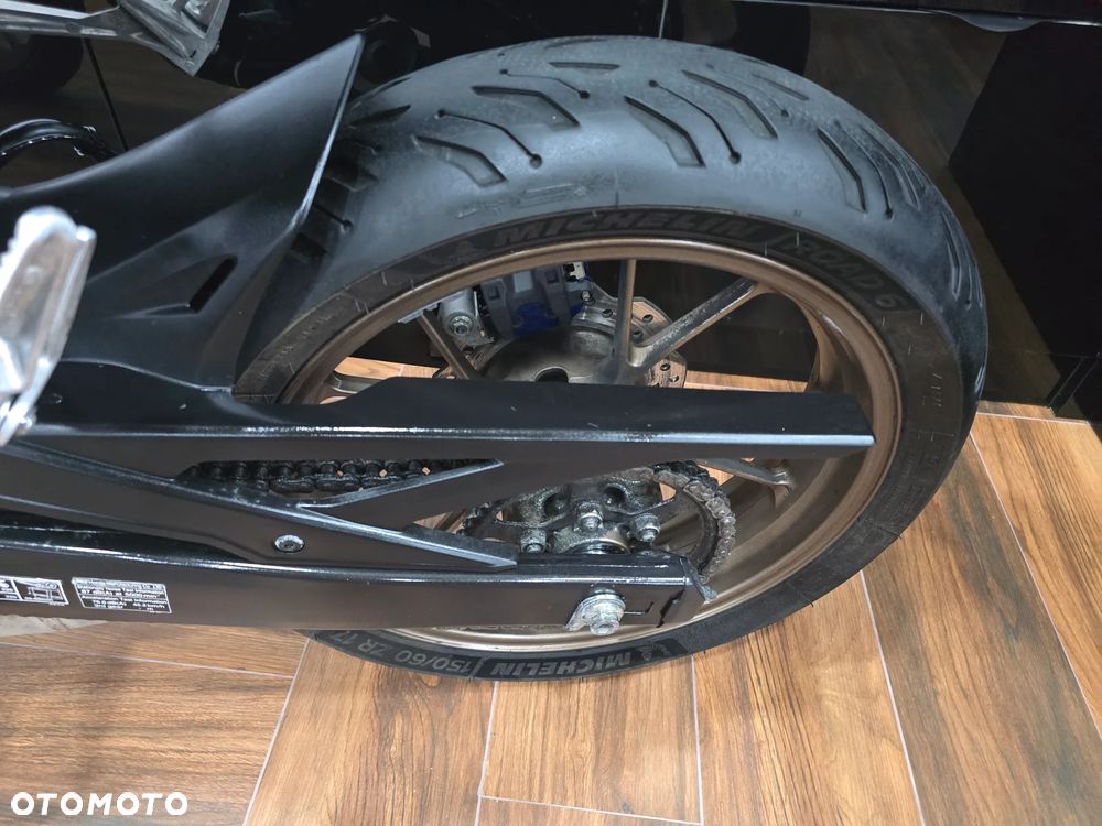 Honda CB - 12