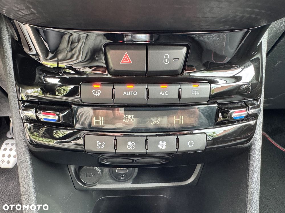 Peugeot 2008 BlueHDi 110 Allure - 23