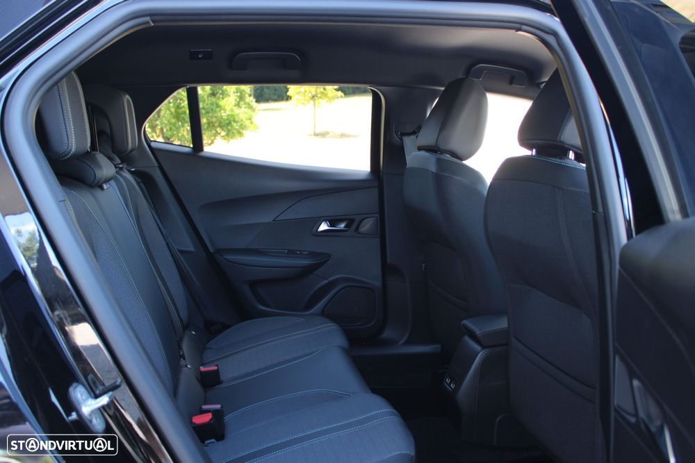 Peugeot e-2008 50 kWh Allure - 27