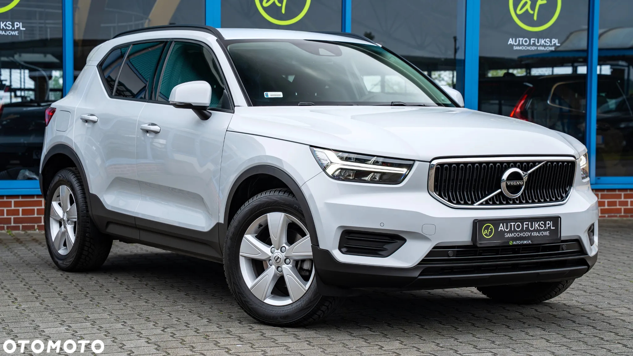 Volvo XC 40 T3 Momentum Core - 4