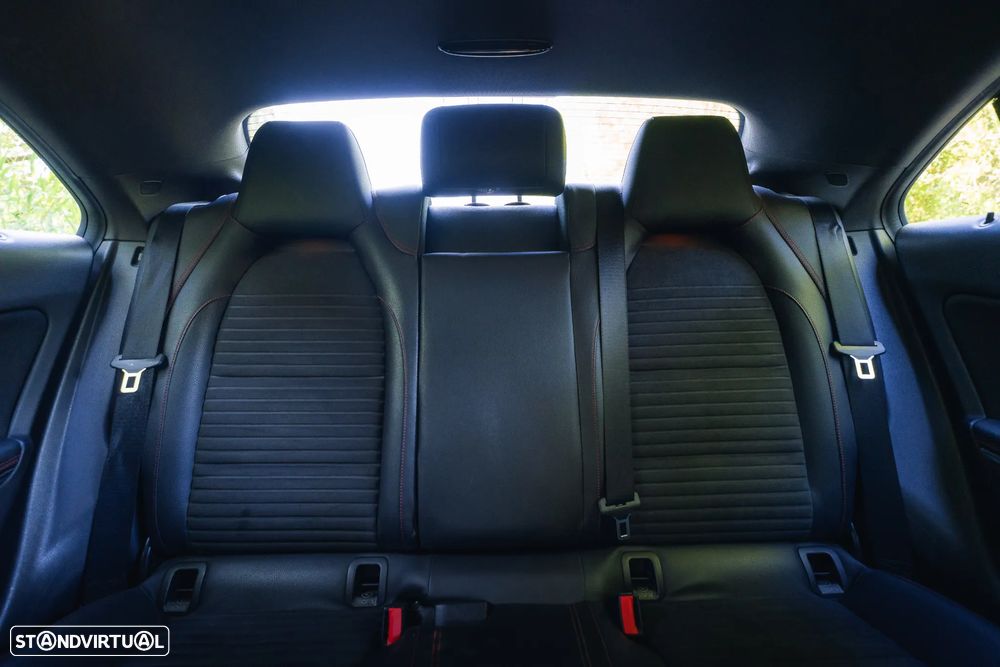 Mercedes-Benz CLA 200 CDI AMG Line - 38