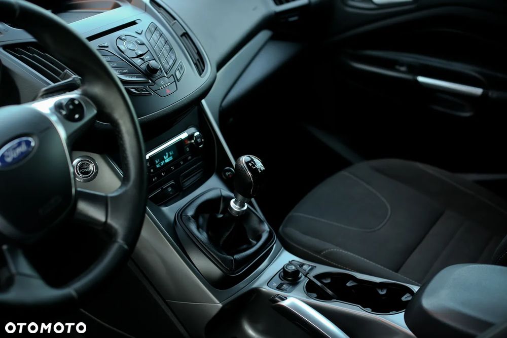 Ford Kuga 2.0 TDCi 2x4 SYNC - 29