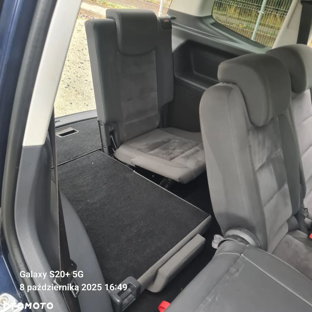 Volkswagen Touran 2.0 TDI DPF Highline - 22