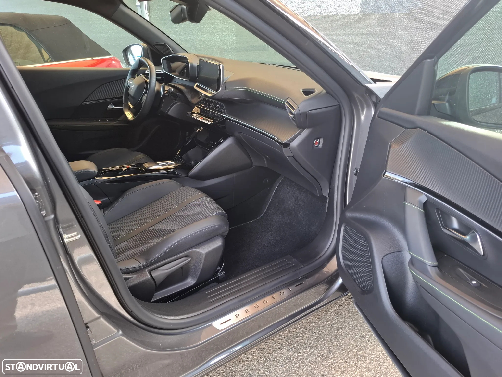 Peugeot 2008 1.2 PureTech GT Line EAT8 - 39