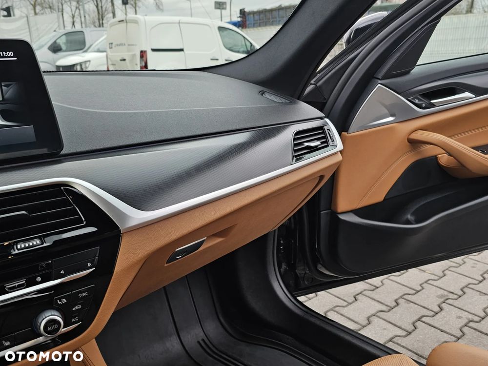 BMW Seria 5 520d xDrive MHEV M Sport sport - 14