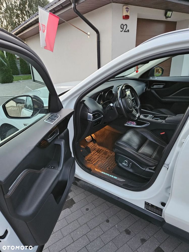 Jaguar F-Pace 2.0 i4P AWD Prestige - 11