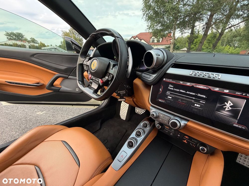 Ferrari GTC4Lusso - 28