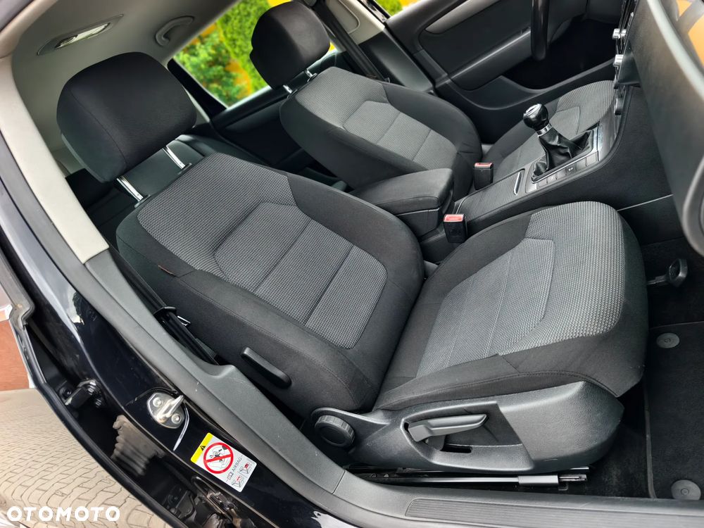Volkswagen Passat 2.0 TDI Comfortline - 19