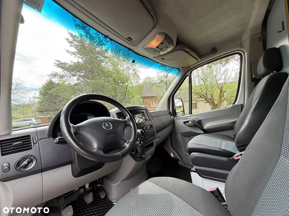 Mercedes-Benz Sprinter - 17