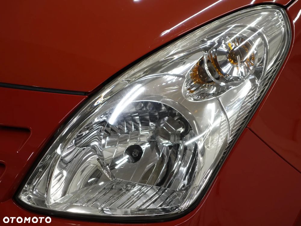 Nissan Pixo - 14