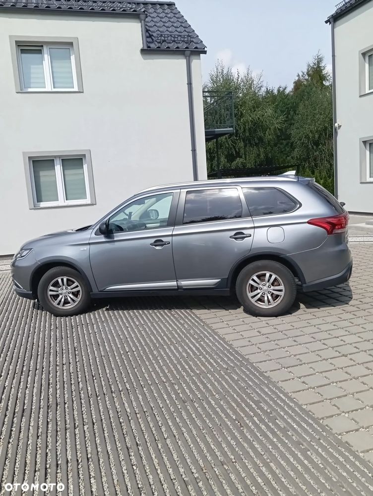 Mitsubishi Outlander 2.0 2WD - 16