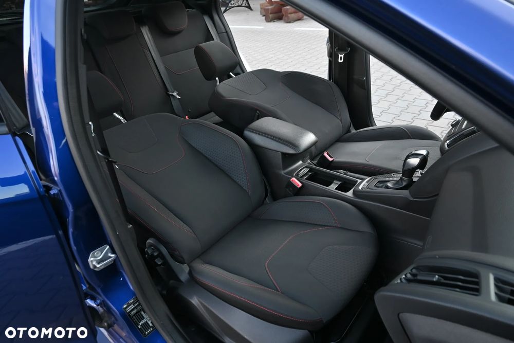 Ford Focus SW 1.5 EcoBoost S&S ST-LINE - 30