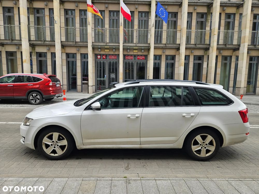 Skoda Octavia 1.6 TDI Edition DSG - 8