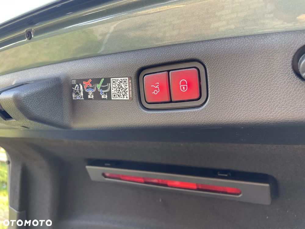 Mercedes-Benz Klasa E 220 d 9G-TRONIC - 12