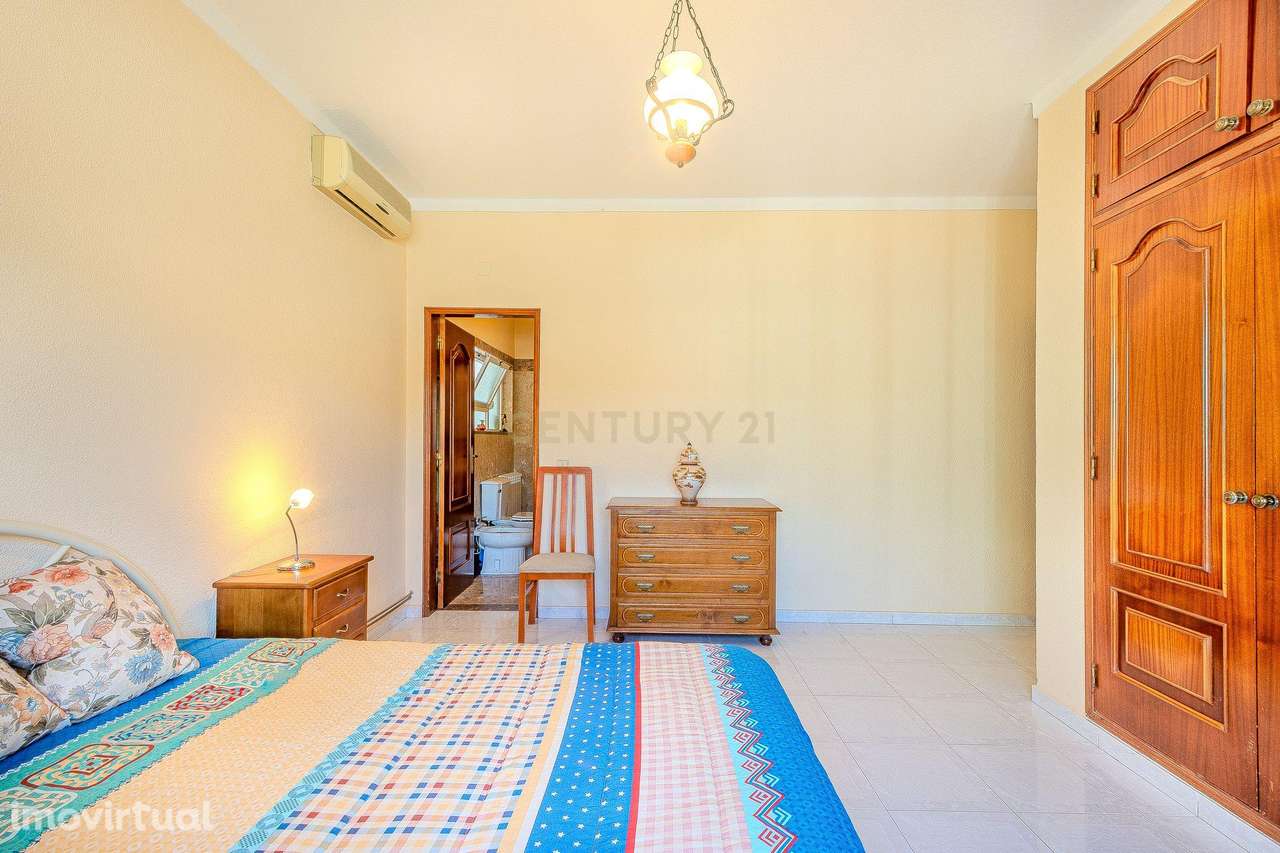 Casa T3 em Quelfes, Olhão - Vista Panorâmica e Jardim Privado - Grande imagem: 3/60