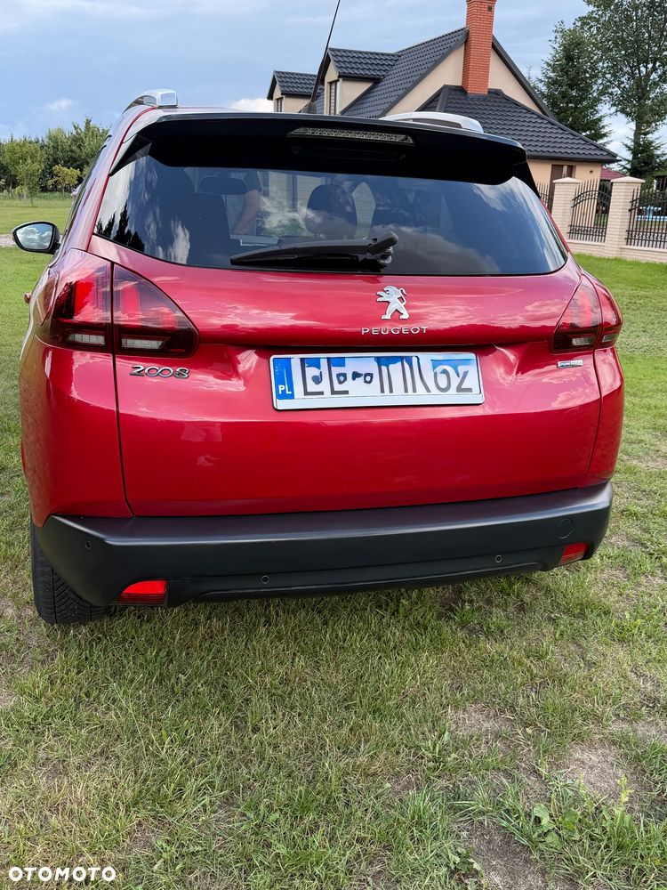 Peugeot 2008 1.2 Pure Tech Style EU6 - 3