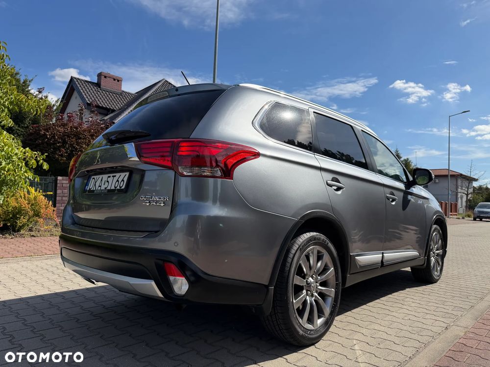 Mitsubishi Outlander - 21