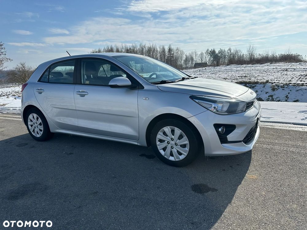 Kia Rio 1.2 L - 22
