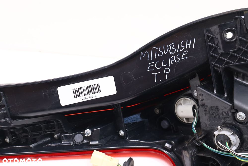 MITSUBISHI ECLIPSE CROSS LAMPA PRAWA TYŁ - 7