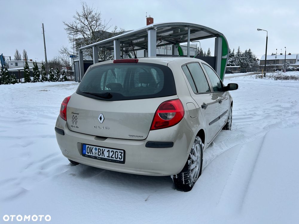 Renault Clio - 13