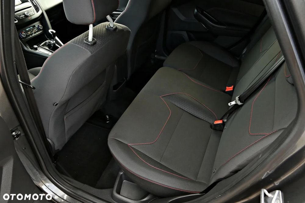 Ford Focus 1.0 EcoBoost Start-Stopp-System ST-LINE X - 31