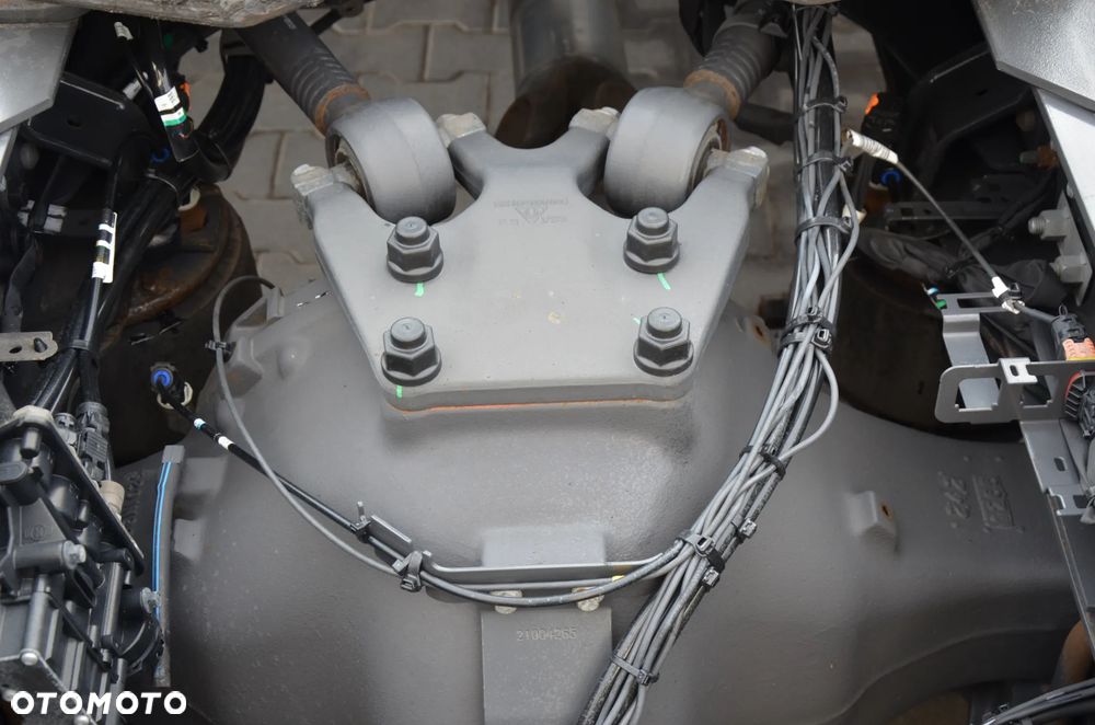 Volvo FH 5 NEW / MEGA / 2021r. / KLIMA P. / FULL LED / ACC / NAVI / KAMERA / DE / 8019 - 18