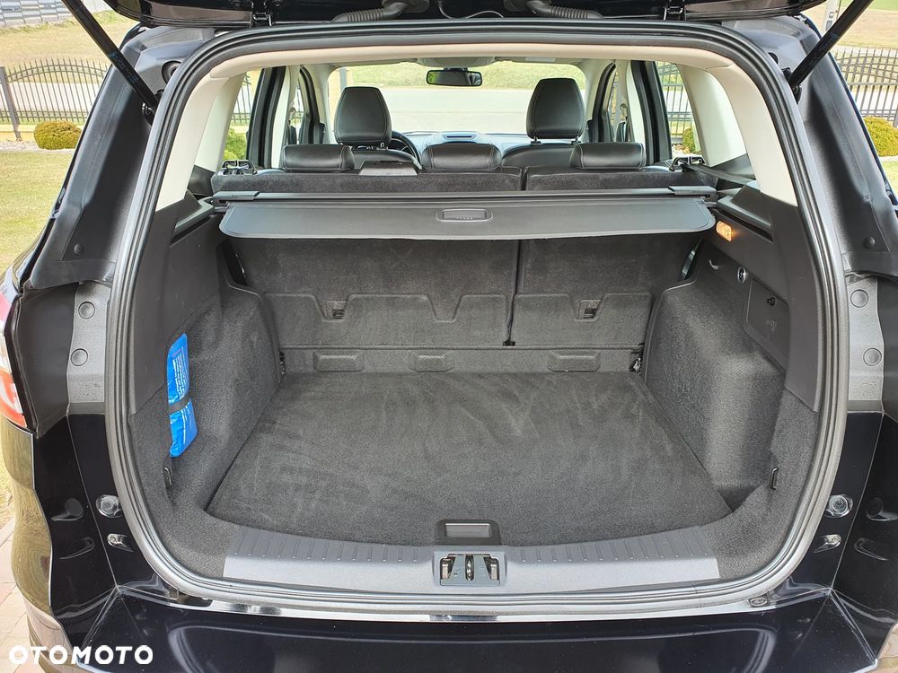 Ford Kuga 2.0 TDCi 4x4 Vignale - 19