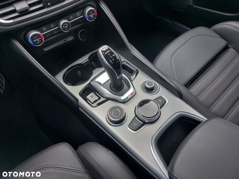 Alfa Romeo Giulia - 23