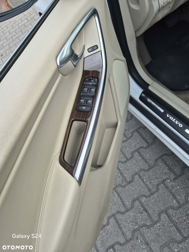 Volvo XC 60 2.4D AWD Summum - 3
