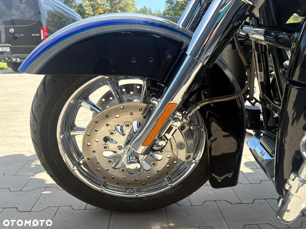 Harley-Davidson Touring Electra Glide - 12