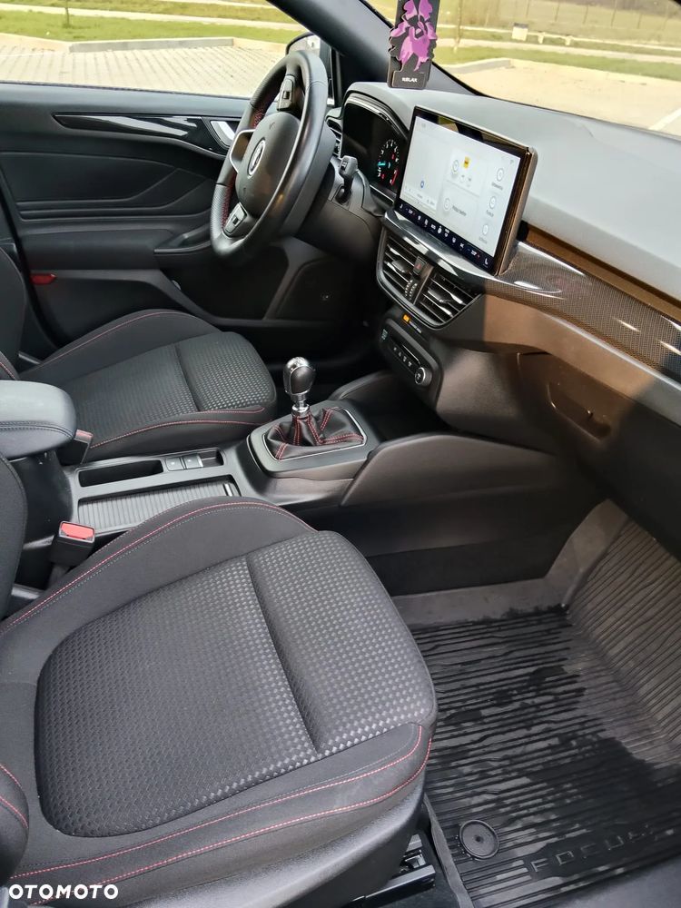Ford Focus 1.0 EcoBoost Hybrid ST-LINE - 8