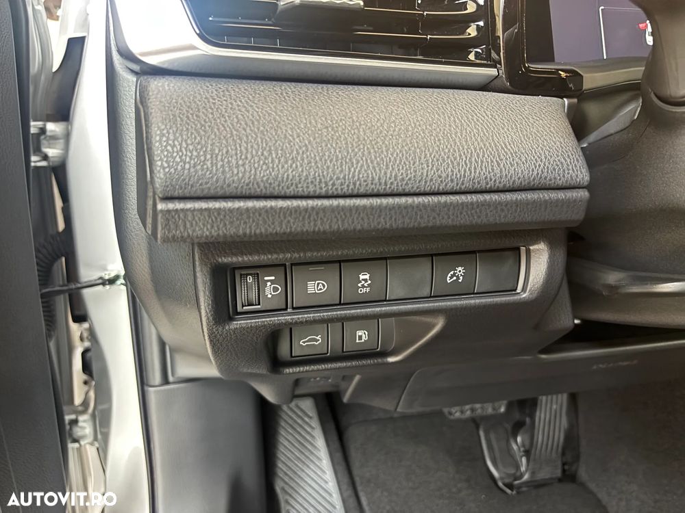 Toyota Camry 2.5 HEV Comfort - 22