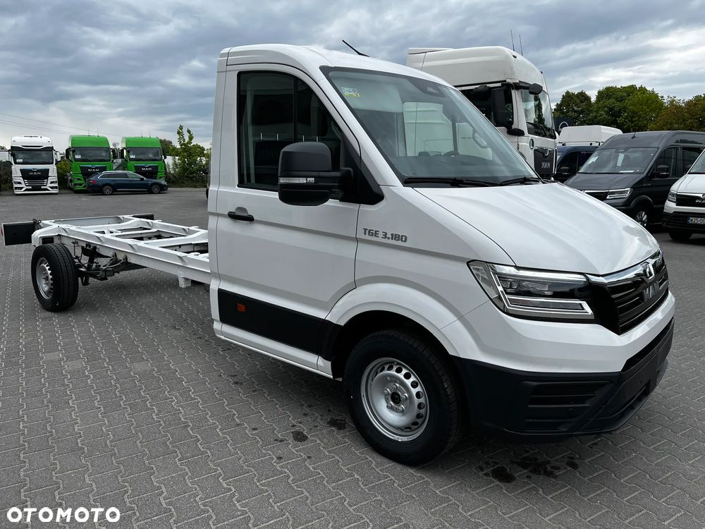 MAN TGE 3.180 4X2F SB - 4