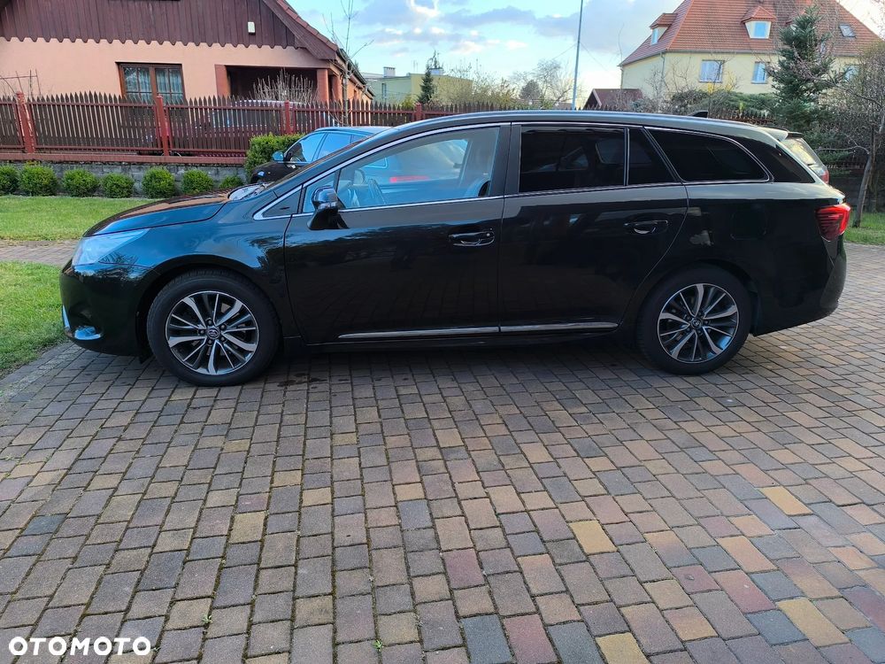 Toyota Avensis 2.0 D-4D Prestige - 8