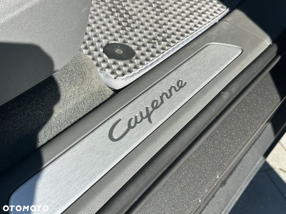Porsche Cayenne - 19