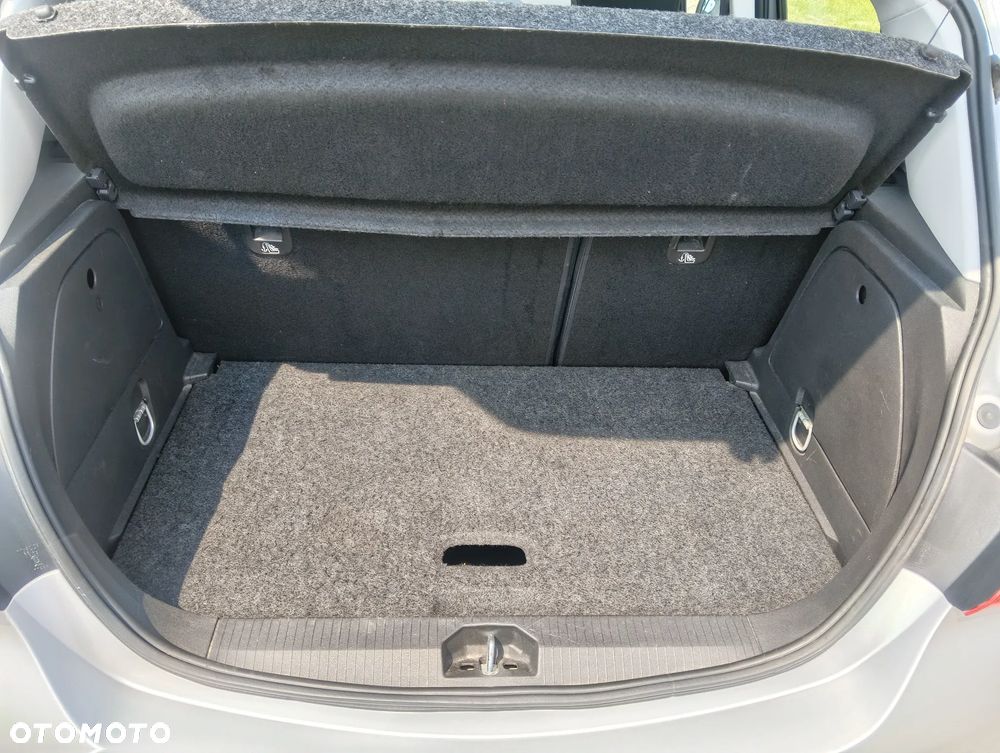 Opel Corsa 1.4 Cosmo - 19