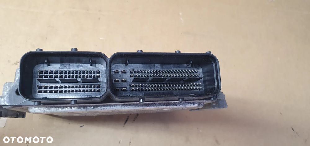 Komputer sterownik silnika Hyundai IX35 1.7 CRDI 39120-2A000 - 3